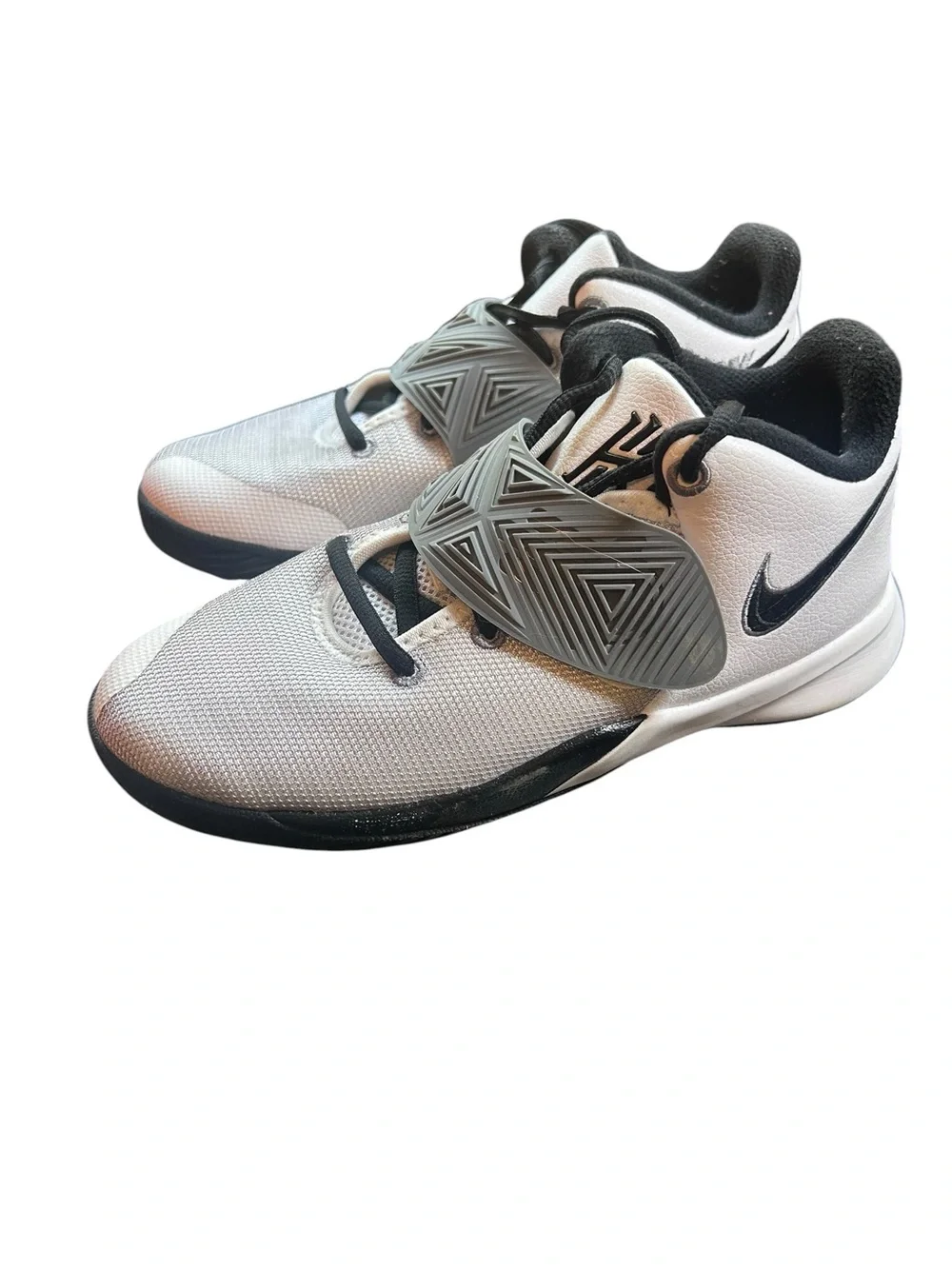 Nike Kyrie Flytrap White Black Cool-Gray‎ BQ5620-102 Youth US SZ 4.5